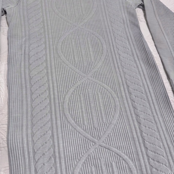 Lululemon Rest Less Pullover Top Size 4 Heathered Silver Long Sleeve AS IS - Picture 4 of 11